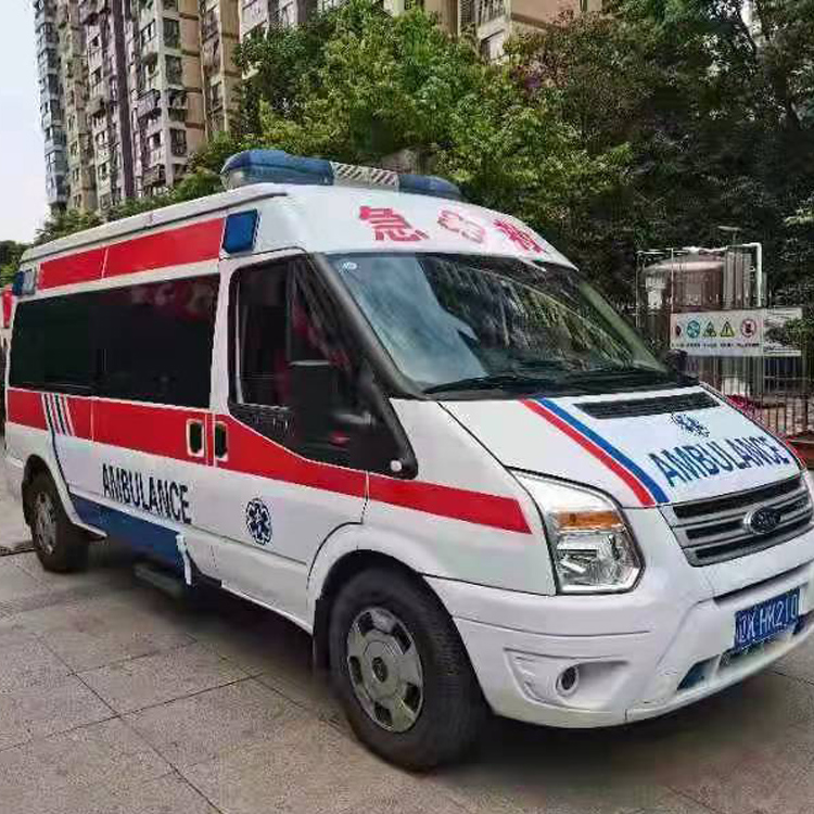 青松乡长途救护车护送病人返乡